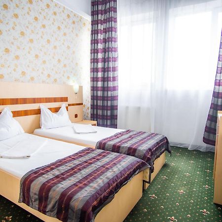 Hotel Turist Pucioasa Εξωτερικό φωτογραφία