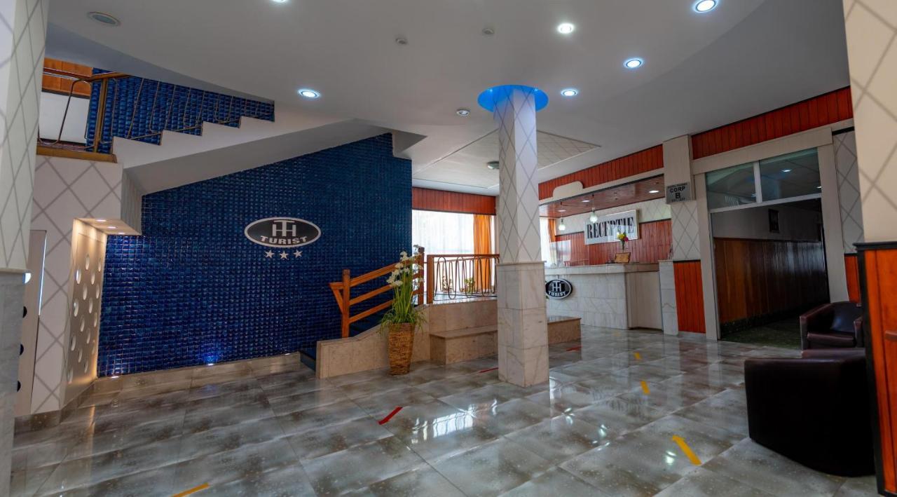 Hotel Turist Pucioasa Εξωτερικό φωτογραφία