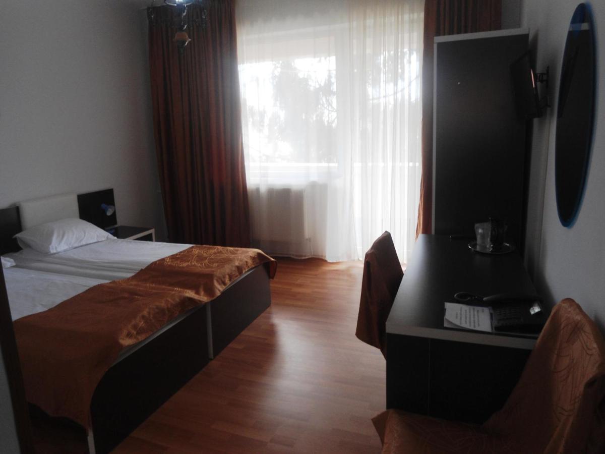 Hotel Turist Pucioasa Εξωτερικό φωτογραφία