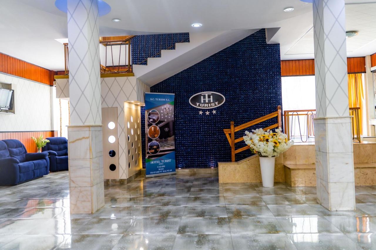 Hotel Turist Pucioasa Εξωτερικό φωτογραφία