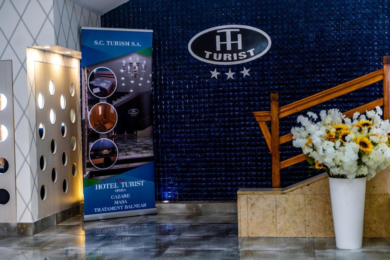 Hotel Turist Pucioasa Εξωτερικό φωτογραφία