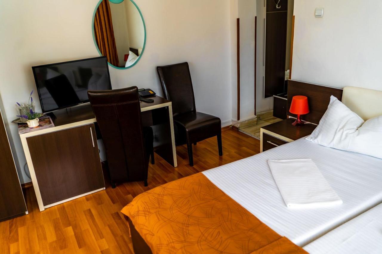 Hotel Turist Pucioasa Εξωτερικό φωτογραφία