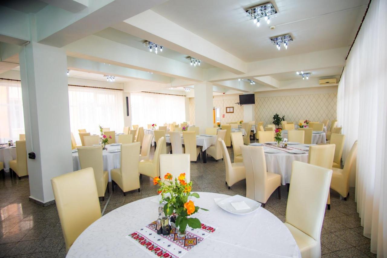 Hotel Turist Pucioasa Εξωτερικό φωτογραφία