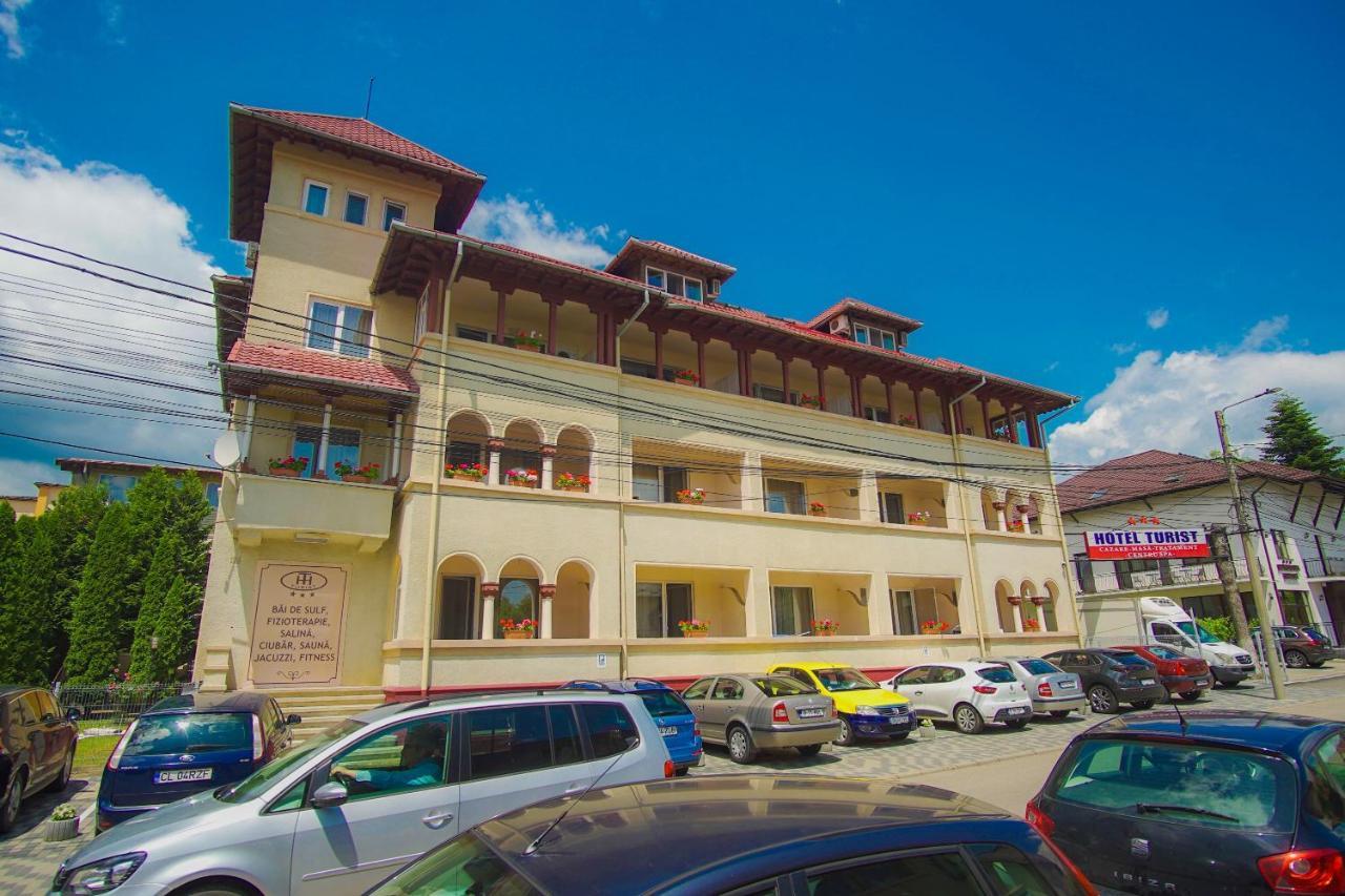 Hotel Turist Pucioasa Εξωτερικό φωτογραφία