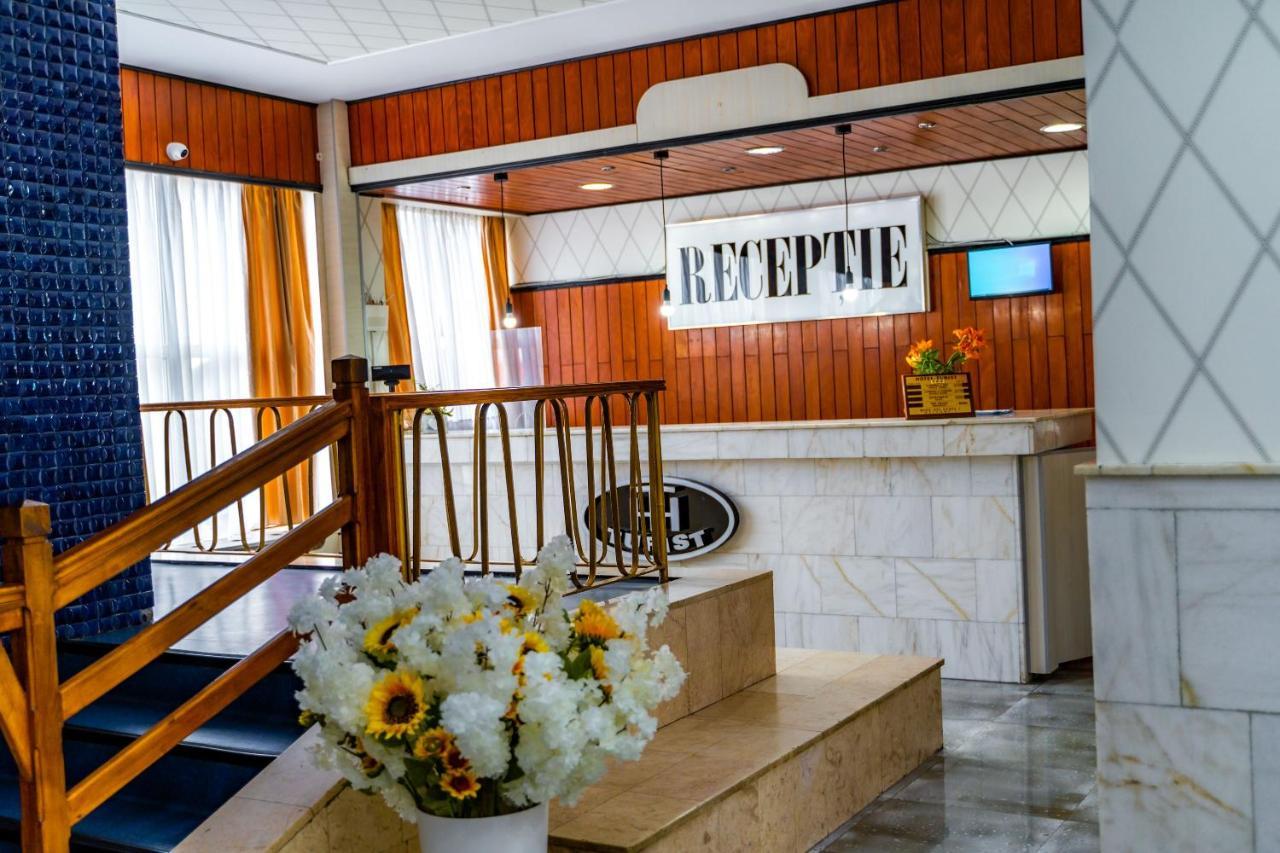 Hotel Turist Pucioasa Εξωτερικό φωτογραφία