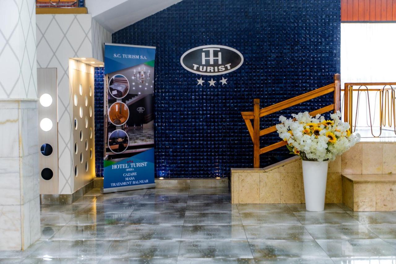 Hotel Turist Pucioasa Εξωτερικό φωτογραφία