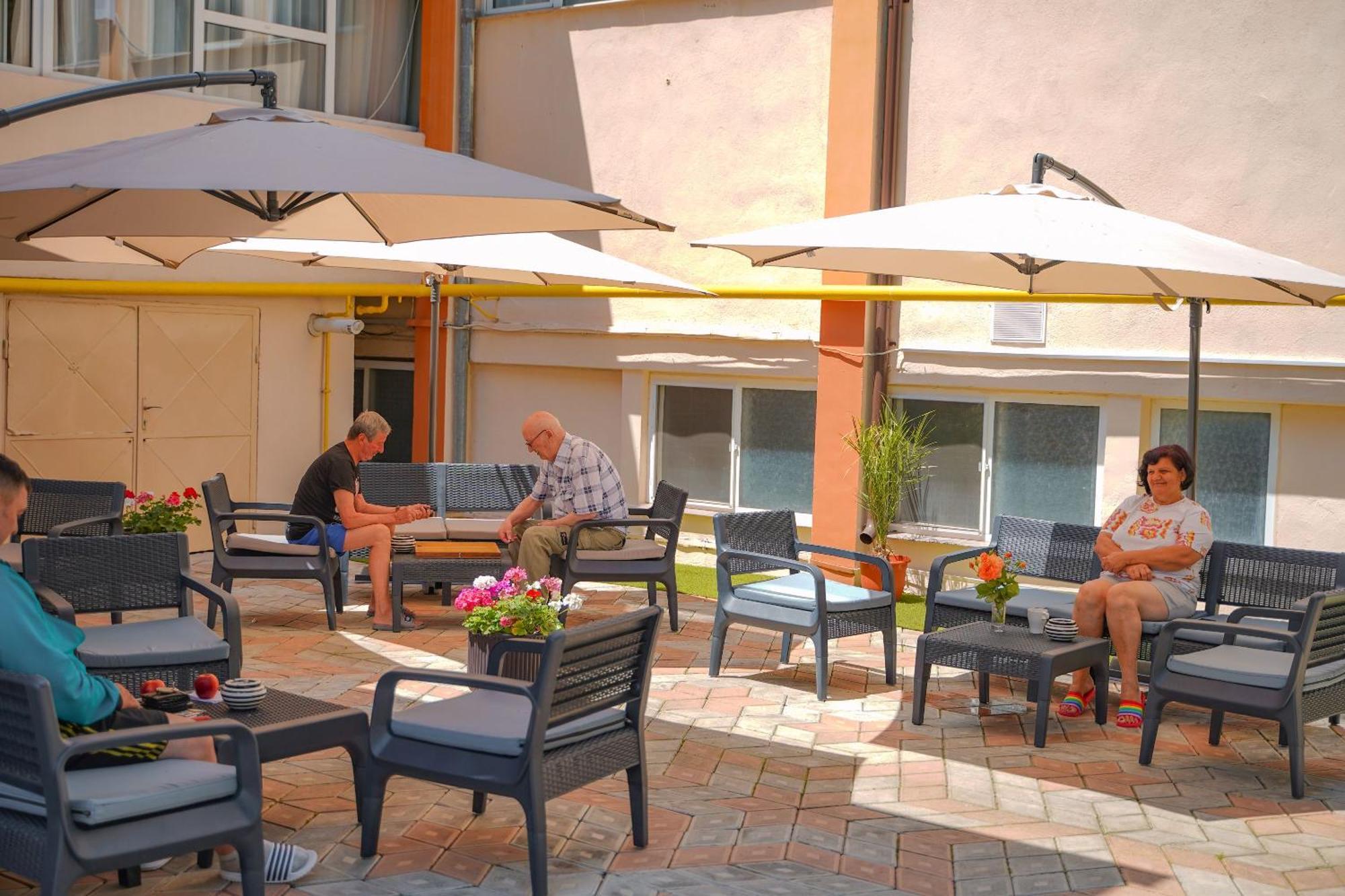 Hotel Turist Pucioasa Εξωτερικό φωτογραφία