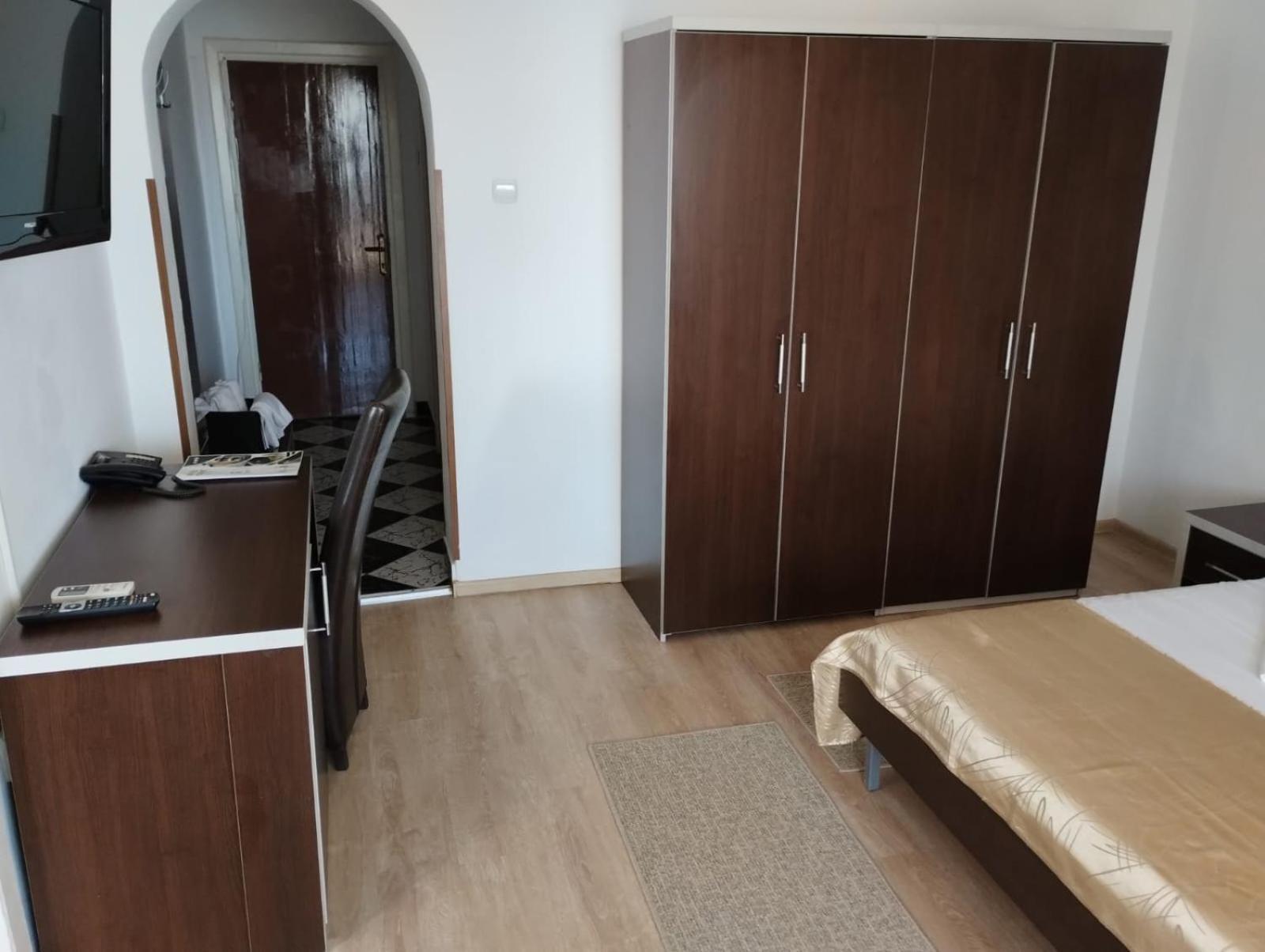 Hotel Turist Pucioasa Εξωτερικό φωτογραφία