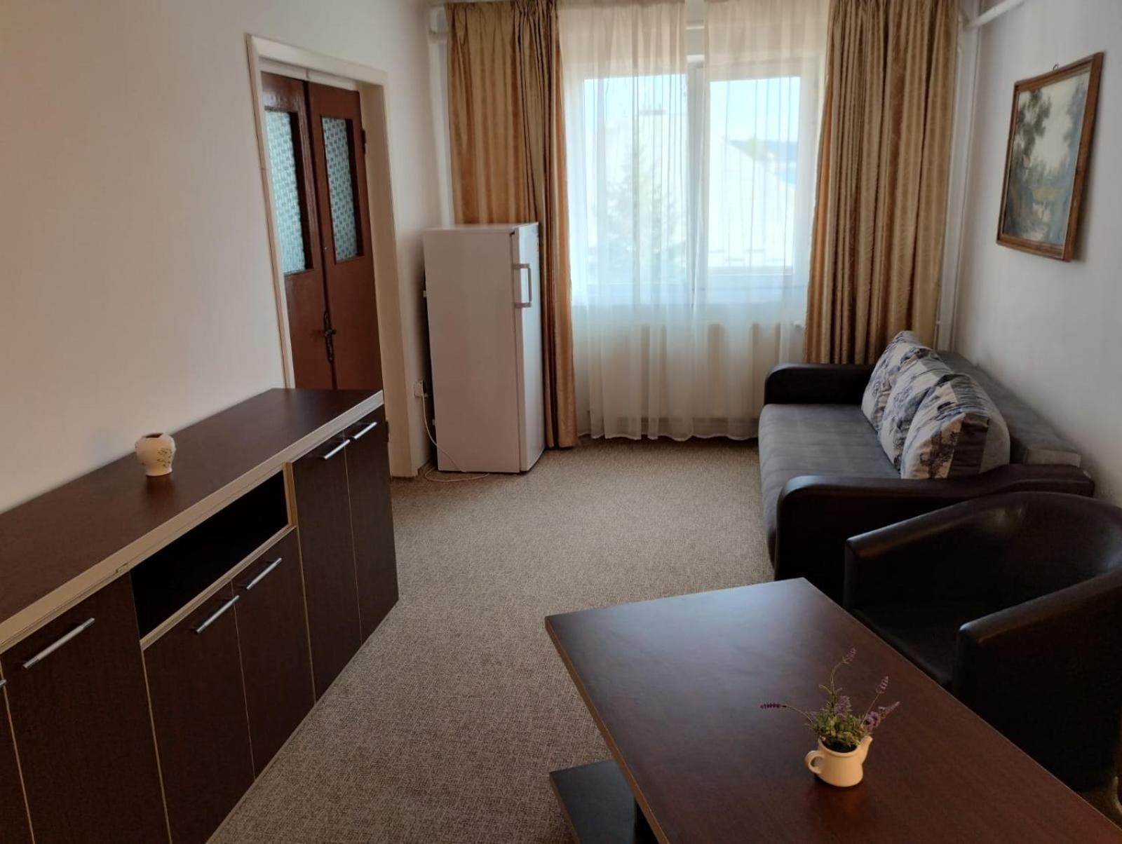 Hotel Turist Pucioasa Εξωτερικό φωτογραφία